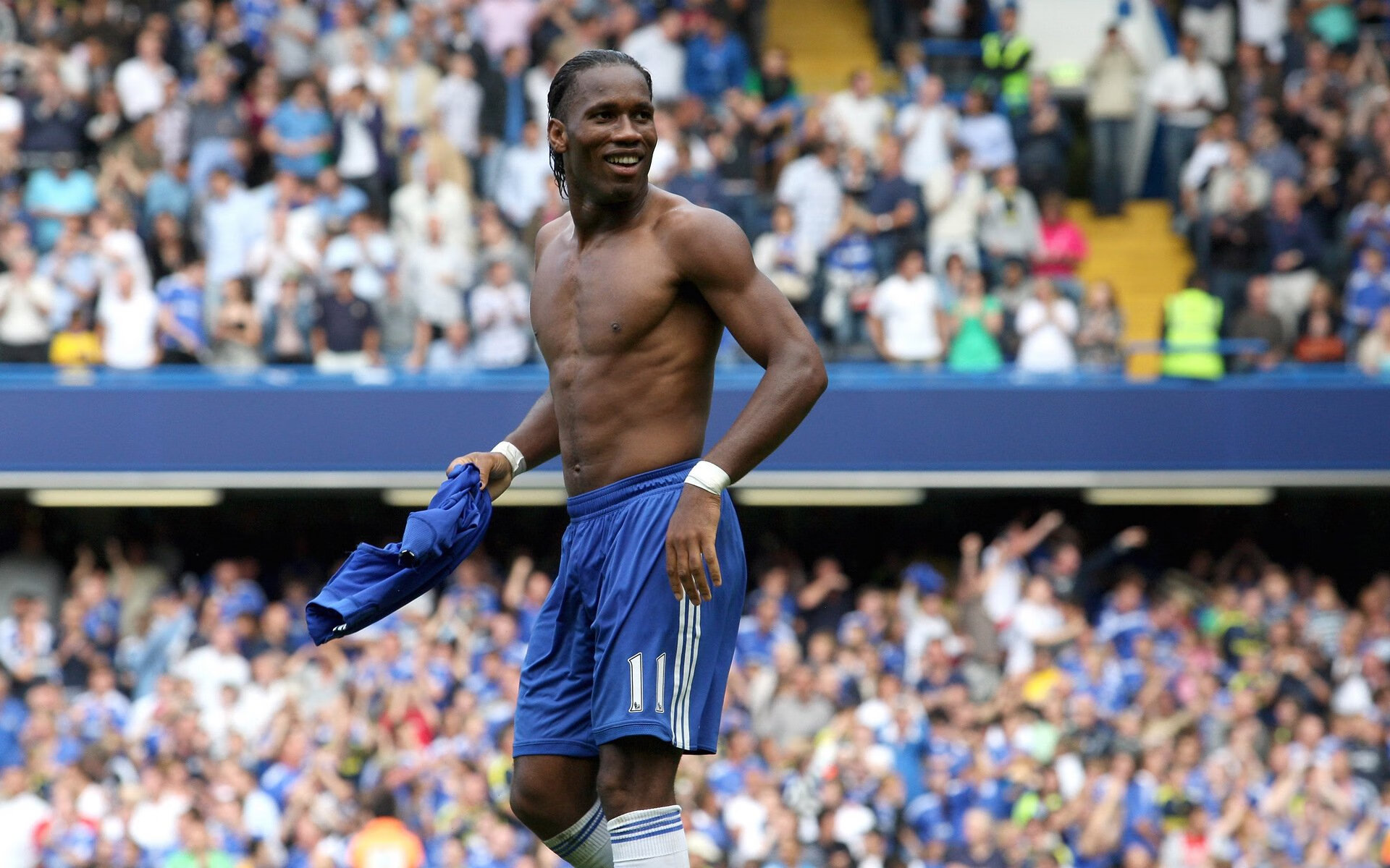 荷兰马术协会与法国马术协会合作，举办国际马术研讨会，促进学术交流。