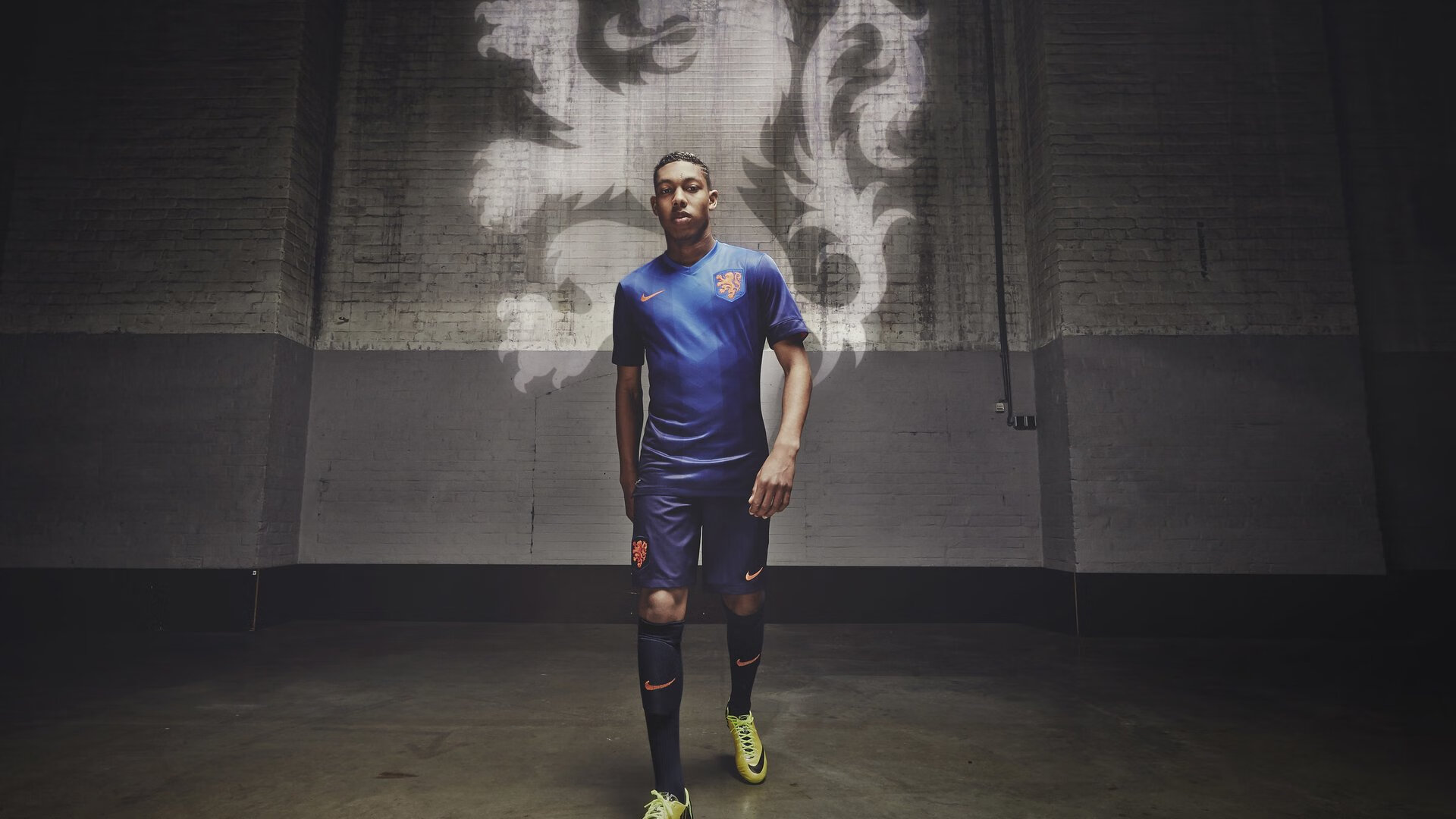 雷霆翻盘快船，亚历山大突破乔治完成空中对抗得分，亚历山大乔治黑奴